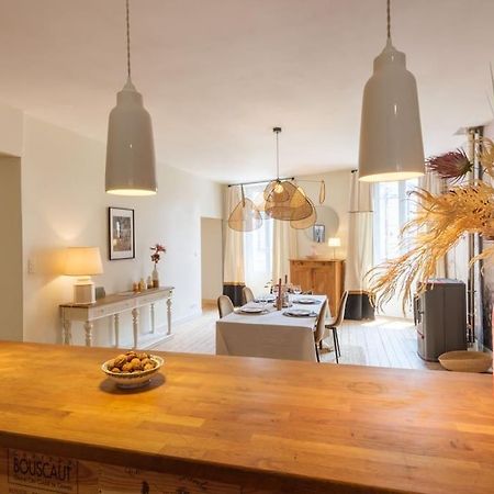 Appartement Avec Son Patio Dans Centre Historique De Bourg エクステリア 写真