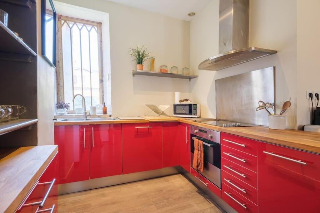 Appartement Avec Son Patio Dans Centre Historique De Bourg エクステリア 写真