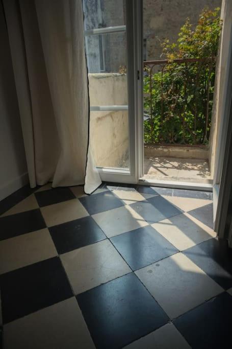 Appartement Avec Son Patio Dans Centre Historique De Bourg エクステリア 写真